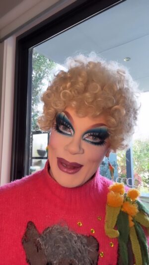 Art Simone Instagram - SYDNEY SEASON NOW ON SALE!
Hello peoples! Fountain Lakes In Lockdown: A Drag Parody Play Sydney Opera House season is now on sale. Grab your mango espadrilles and fantasy fake tan, things are getting tizzy!
And if you aren’t effluent, grab a preview ticket for only $50 before they all sell out. Ticket link in bio! @kathandkimplay @sydneyoperahouse