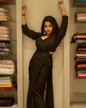 Arunima Sudhakar Instagram - Happy Diwali 🪔 
Outfit @mokshaa_chennai 
Pc @picsinnphotography