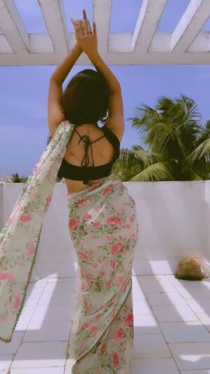 Arunima Sudhakar Instagram - 🫂❤️🕊️

Beautiful ready to wear saree from @house_of_shrisha 
Vc @samthedj_official
