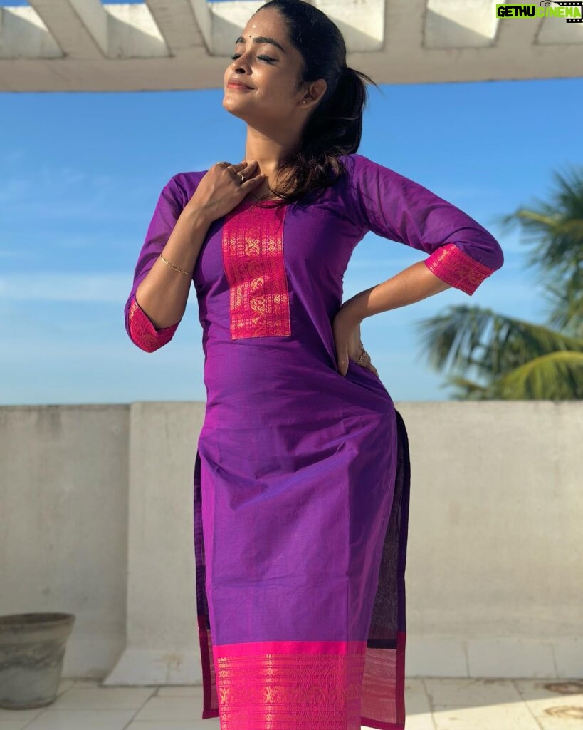 Arunima Sudhakar Instagram - Indra netraa kekaadha ! Ennal solla mudiyaaadhe ! 🦋🕊️ Outfit @shansika1