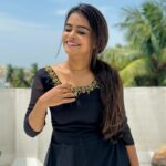 Arunima Sudhakar Instagram – Nee enadharuginil nee .. idhai vida oru kavithai kidayaathe ❤️‍🔥🕊️ 
Outfit @shansika1
