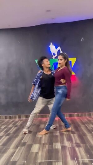 Arunima Sudhakar Instagram - With talented @dhanush_djd_juniors_ 

#dance #dhimthanaka #vijay #thalapathy #arunimasudhakar #arunima #trending #reels