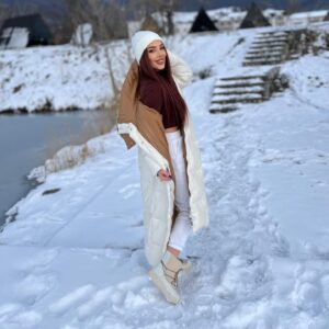 Arzu Abdulova Instagram - — Будь как снег, красивой, но холодной.
@castle_resort_spa