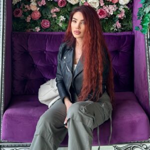 Arzu Abdulova Instagram - Лучше искренне послать, чем фальшиво улыбаться!
@des_baku
