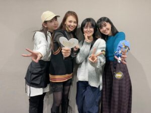 Asami Tano Instagram - 🩷🧡💛💚💙🍬
全プリキュア 20th Anniversary LIVE！
キラキラ輝く未来の光が溢れる場所。
キュアハッピー福圓美里氏をメンバー全員で応援しました📣横浜アリーナがウルトラハッピー❣️✨で溢れていた。
皆がきらめいていた。そして間違いなく客席のスマイルプリキュアのメンバーも輝いていた🥺🪽✨
大好きなメンバーと大好きな人達と20周年プリキュアLIVE。キュアサニーに出会えた事最高に幸せ。
胸いっぱいでした🧡おおきにぃ！
#全プリキュアLIVE#田野アサミ#asamitano 
サニーの姿をして踊っていたステージ上のサニーが（意味伝われ！）キレッキレでそして天真爛漫で豪快でまんまサニーだった事に感動した🥺。。。❤️‍🔥