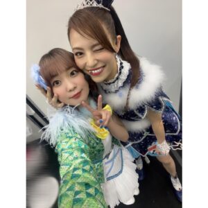 Asami Tano Instagram - Day2⚾️🏟️
「LoveLive! Series Presents ユニット甲子園 2024」
ありがとうございました⛄️❄️

日向と理亞と聖良と一緒に無事にステージに立てた事誇りにおもいます。
本当に楽しかった。
皆の声援があんなにも浴びられて幸せでした。

本番前に皆がいる客席を1人で練り歩き
皆からはこう見えているのね。
こう聞こえているのね。
と皆を感じる時間を作りました。
席に座ってステージリハみたり。笑
と色んな場所で確認したよ！😊
そんな皆の場所から見るステージはとてつもなく大きく夢がいっぱいで輝いた場所でした。
そこに立つ事ができる！できた！皆に届けられた！最高に幸せでした✨❄️

本当に素敵な2日間をありがとうございました。

ちなみにDay2の2曲目Believe again の落ちサビの所、ステージ片方の端っこから反対側の端っこ、日向（理亞）のいる所まで駆け寄って行ったのは私が日向と理亞に会いに行きたくて、手を繋ぎたくて、本来の位置とか全て無視してあの瞬間に独断で反対側の端っこまで向かいました❄️
なんかね、手を繋がずにビリアゲ終わるのが嫌でね、突発的に動いてしまってた❄️

理亞（日向）びっくりしてた😂
理亞と日向は何にも間違ってないの！
私が独断で動いた。
ごめんね💙会いにいきたかったんだよ！！

そんな私の瞬間的な動きに光を当ててくれたり、カメラで追ってくれた職人さん本当にありがとうございました。心より感謝です。

次はいつ会えるかなぁ、
言霊だからね。
またお会いしましょう！！

2024
鹿角聖良 こと 田野アサミ

#lovelive#ユニット甲子園day1#ユニット甲子園day2#lovelivesunshine#saintsnow#鹿角聖良
#田野アサミ#asamitano#誇り