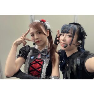 Asami Tano Instagram - Day2⚾️🏟️
「LoveLive! Series Presents ユニット甲子園 2024」
ありがとうございました⛄️❄️

日向と理亞と聖良と一緒に無事にステージに立てた事誇りにおもいます。
本当に楽しかった。
皆の声援があんなにも浴びられて幸せでした。

本番前に皆がいる客席を1人で練り歩き
皆からはこう見えているのね。
こう聞こえているのね。
と皆を感じる時間を作りました。
席に座ってステージリハみたり。笑
と色んな場所で確認したよ！😊
そんな皆の場所から見るステージはとてつもなく大きく夢がいっぱいで輝いた場所でした。
そこに立つ事ができる！できた！皆に届けられた！最高に幸せでした✨❄️

本当に素敵な2日間をありがとうございました。

ちなみにDay2の2曲目Believe again の落ちサビの所、ステージ片方の端っこから反対側の端っこ、日向（理亞）のいる所まで駆け寄って行ったのは私が日向と理亞に会いに行きたくて、手を繋ぎたくて、本来の位置とか全て無視してあの瞬間に独断で反対側の端っこまで向かいました❄️
なんかね、手を繋がずにビリアゲ終わるのが嫌でね、突発的に動いてしまってた❄️

理亞（日向）びっくりしてた😂
理亞と日向は何にも間違ってないの！
私が独断で動いた。
ごめんね💙会いにいきたかったんだよ！！

そんな私の瞬間的な動きに光を当ててくれたり、カメラで追ってくれた職人さん本当にありがとうございました。心より感謝です。

次はいつ会えるかなぁ、
言霊だからね。
またお会いしましょう！！

2024
鹿角聖良 こと 田野アサミ

#lovelive#ユニット甲子園day1#ユニット甲子園day2#lovelivesunshine#saintsnow#鹿角聖良
#田野アサミ#asamitano#誇り