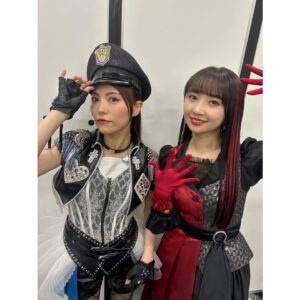 Asami Tano Instagram - Day2⚾️🏟️
「LoveLive! Series Presents ユニット甲子園 2024」
ありがとうございました⛄️❄️

日向と理亞と聖良と一緒に無事にステージに立てた事誇りにおもいます。
本当に楽しかった。
皆の声援があんなにも浴びられて幸せでした。

本番前に皆がいる客席を1人で練り歩き
皆からはこう見えているのね。
こう聞こえているのね。
と皆を感じる時間を作りました。
席に座ってステージリハみたり。笑
と色んな場所で確認したよ！😊
そんな皆の場所から見るステージはとてつもなく大きく夢がいっぱいで輝いた場所でした。
そこに立つ事ができる！できた！皆に届けられた！最高に幸せでした✨❄️

本当に素敵な2日間をありがとうございました。

ちなみにDay2の2曲目Believe again の落ちサビの所、ステージ片方の端っこから反対側の端っこ、日向（理亞）のいる所まで駆け寄って行ったのは私が日向と理亞に会いに行きたくて、手を繋ぎたくて、本来の位置とか全て無視してあの瞬間に独断で反対側の端っこまで向かいました❄️
なんかね、手を繋がずにビリアゲ終わるのが嫌でね、突発的に動いてしまってた❄️

理亞（日向）びっくりしてた😂
理亞と日向は何にも間違ってないの！
私が独断で動いた。
ごめんね💙会いにいきたかったんだよ！！

そんな私の瞬間的な動きに光を当ててくれたり、カメラで追ってくれた職人さん本当にありがとうございました。心より感謝です。

次はいつ会えるかなぁ、
言霊だからね。
またお会いしましょう！！

2024
鹿角聖良 こと 田野アサミ

#lovelive#ユニット甲子園day1#ユニット甲子園day2#lovelivesunshine#saintsnow#鹿角聖良
#田野アサミ#asamitano#誇り