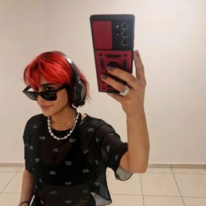 Asena Tuğal Instagram - Kırmızıya boyanınca ne güzel oldu bak...