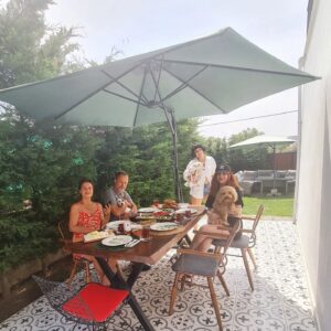 Asena Tuğal Instagram - Herkes köpekleri öpmeyi bi saniye bırakabilir mi lütfen