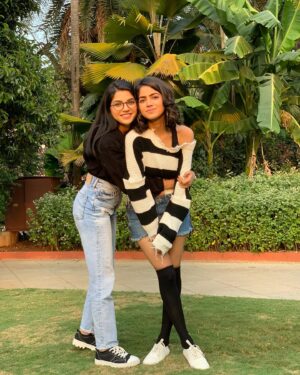 Asheema Vardaan Instagram - Gauri and kaamini are thrilled to meet y’all 😍😃 
Catch them on @officialjiocinema #heykameeni