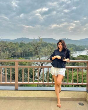 Asheema Vardaan Instagram - I must say, What a view 😍😍

#naturephotography #nature #photography #naturelovers #photooftheday #landscape #travel #travelphotography #instagood #love #photo #picoftheday #ig #instagram #landscapephotography #beautiful #photographer #sunset #naturelover #birds #wildlifephotography #perfection #flowers #macro #art #sky #bhfyp #mountains #like