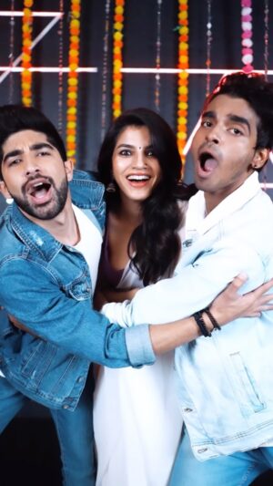 Asheema Vardaan Instagram - What jhumka? 🤗

#reel #trending #jhumka #rrkpk #pyaar #dance #bollywoodsongs #bollywoodstyle #reeltoreel #reels #reelkarofeelkaro #reelitfeelit #instamood #love #choreography #dancer #explorepage #aliabhatt #ranveersingh #karanjohar #drama #nikhilbhambri
