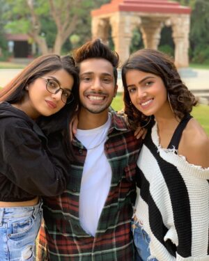 Asheema Vardaan Instagram - Gauri and kaamini are thrilled to meet y’all 😍😃 
Catch them on @officialjiocinema #heykameeni