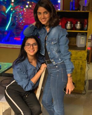 Asheema Vardaan Instagram - Gauri and kaamini are thrilled to meet y’all 😍😃 
Catch them on @officialjiocinema #heykameeni