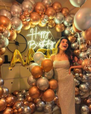 Asheema Vardaan Instagram - Happiest Birthday baby girl 🌻♥️

#birthday #happybirthday #love #party #cake #birthdaycake #birthdaygirl #birthdayparty #happy #anniversary #gift #instagood #celebration #family #photography #birthdayboy #cakes #balloons #instagram #chocolate #friends #like #handmade  #photooftheday #events #art