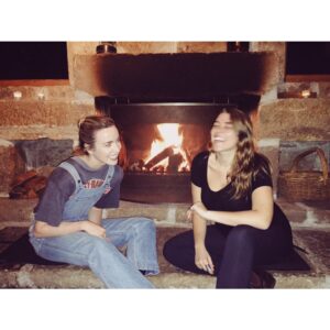 Ashleigh Brewer Instagram - I can’t believe there are no ghosts in this picture. @josephinefarriss