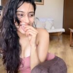 Ashlesha Savant Instagram - What a song !!!!!! What a lyrics !!!!!! There’s so much wisdom . What a song !!!!! #reelsinstagram #marathifun #marathijokes #reelsvideo