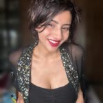 Ashlesha Savant Instagram - We all have that one friend and sister whose closet and makeup can be easily raided !!!!! My sister spoils me silly so I don’t really need to steal 🥸 But when I joined this industry that one friend who educated me about all brands possible was Kiran Dubey. All of 17 when I didn’t even know Shiseido ( didn’t know how to even pronounce it) existed and she had them all . Glimmering Dior eyeshadows , Glistening and smoothing Lancôme lipsticks , Her make up kit was my wonderland. I used to open and reopen all her makeup , smelling it silly Till she gifted me at least one thing whenever she travelled abroad . And now that I’ve grown up and become a minimalist or environmentally conscious sustainable being, I don’t own or possess many many brands like I used to . Sometimes I have to wait till I can scoop out my make up and then I can buy something else . Anyhoo - Kiran is still that dearest friend . She recently gifted me this beautiful red just in time, #maccosmetics #macximal in the shade 630 D For Danger ‼️ It’s somewhere between burgundy red and a pink red . Leaves a powder puff pink stain . Really loving how it feels and looks . I prefer air dried clean locks of hair running falling lose all over my face and a red like this on my lips .!!!!’nn Thank you @kirandubey_ ❤️🥰❤️🥰🥳🥰 I love it . #red #lips #makeup #maccosmetics