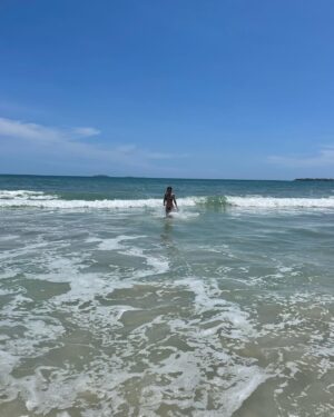 Ashley Newbrough Instagram - 💦
📸: @free_connor