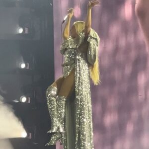 Ashley Blaine Featherson Instagram - Wow Wow Wow Wow WOW🪩
#renaissanceworldtour