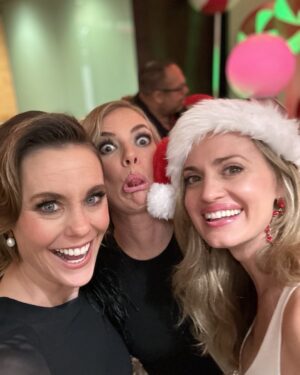 Ashley Williams Instagram - Are there more flattering photos of @cindy_busby? Yes. Do you come to my gram for flattering photos? No!  Let’s give it up for the birthday girl— the one and only Cindy Busby! This girl LEAPT in November when I asked if she’d help celebrate the dance party to end Alz with me, and we’ve just gotten just closer and closer. Thank you for supporting me, sweet cindy, and for your silliness and wisdom and hair tips. I love you so much! #hbd @brookedorsay