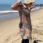 Ashley Williams Instagram - I haven’t worked in a while so now I’m getting weird. #sagstrike #sagaftramember #unionstrong @sagaftra @wgastrikeunite @wgawest #fairwages #sunhat