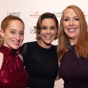 Ashley Williams Instagram - We nailed our first Christmas party of the season! Thanks @anniehowellpr @shainaraejulian and @maureenbarretthm for the best night ever with some of my favorite people in the world. It’s gonna be a great season—  I can feel it! #countdowntochristmas @hallmarkchannel @officialcrystallowe @nikdeloach @theerincahill @cindy_busby @ten_minutes_younger @brookedorsay @jonathandbennett @iamscottwolf @thereallacey @awalkk35 thanks for glam @jonlieckfeltbeauty!!