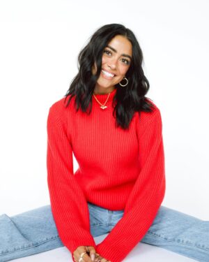 Ashlund Jade Instagram - …and it’s LIVE 🩷🩷 so excited to share the “XO” necklace with you!!!! This necklace is so special to me! I had the most amazing time creating with @evryjewels 🫶🏼 you can shop the necklace at the link in my bio! LOVE you guys so much & can’t wait to see you wear🪽🎀