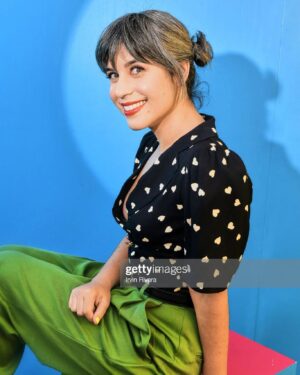 Ashly Burch Instagram - Some itty leia buns for your comic con experience

Stylin': @lucywarrenstyle 
Makeup-in': @michellechung13 
Hair-in': @hairbyarleen