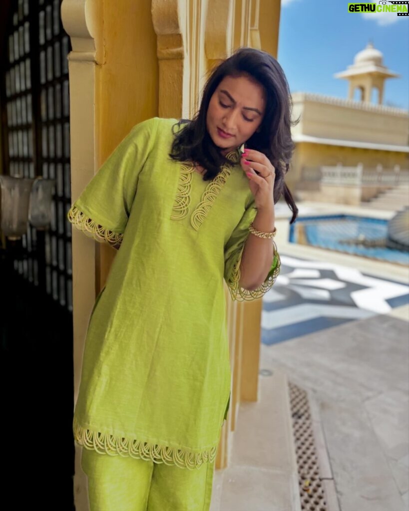 Ashmitha Instagram - If I was a parrot 🦜 Wearing this vibrant kurta set from @kuntunaath.in Easy breezy & happy #summer #summerfits #coordset #indianbrand #supportsmallbusiness #pretty #green #yellow #chanderi #shine #best #kuntunaath #love #fashion #happy #smile #funny #wow #hyderabad #ashtrixx #gifted