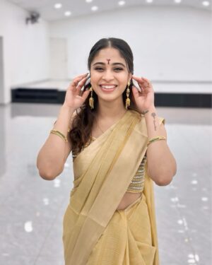 Ashvini Jegathesan Instagram - “Pure joy in every pleat. #SareeBliss 💖😊”