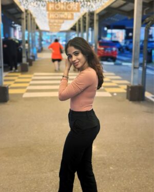 Ashvini Jegathesan Instagram - “Spread those smiles, humans! 😊✨ Happy vibes only 💖🌟” #foryoupage #positivity #loveyourself