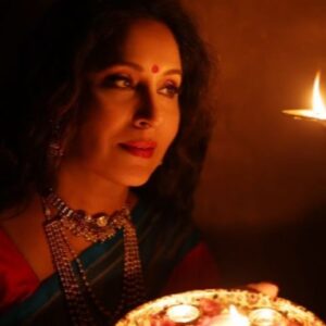 Ashwini Bhave Instagram - A festival of lights that begins with the glow in each heart 🪔❤️

#happydiwali #festival #diwali2023 #diya #festivaloflights #photoshoot #saree #AshviniBhave