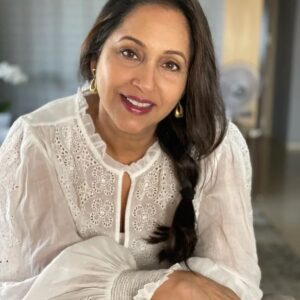 Ashwini Bhave Instagram - Smiling my way through the day🤍 

#HappySunday #smile #sundayvibes #whitehues #weekendmood #AshviniBhave