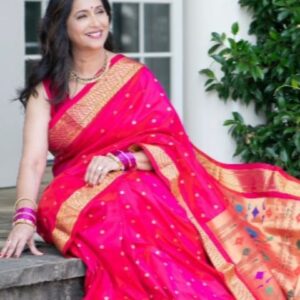 Ashwini Bhave Instagram - Shaam Gulabi 🌸

📸: @hashtagsphotography_
In: @shukra_by_kshitija

#happydiwali #gulabi #festival #diwali2023 #diwalispecial #smile #kudiyeeniteri #AshviniBhave