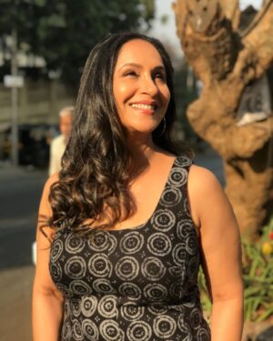 Ashwini Bhave Instagram - Pure joy in every sunbeam!☀️

#HappySunday #sunshine #sunbeam #sundayvibes #smiles #joy #AshviniBhave