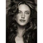 Asia Ortega Instagram - Asia Ortega @asiaortegaleiva Fotografía @mantrana Representante @naratalent #BOOK #retrato #portrait #actress #actriz #headshot