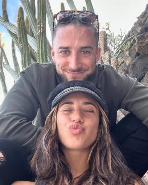 Asia Ortega Instagram - Siempre traes el hogar a mi cuando trabajo fuera🏝️🌋😱❤️ @adrybilly