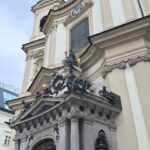 Aslı İnandık Instagram – Evde iki seksen uzanmış ölü taklidi yaparken Viyana fotoğraflarına rastladım (2.80 olduğuma inanmayanlar ilk fotoğrafa baksın)