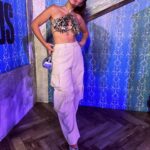 Aslı İnandık Instagram - Bakmayın donuyorum @blutv #reklam