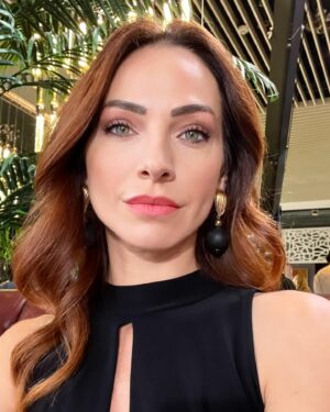 Aslı Mavitan Instagram - ❤️🖤
#ayla #kardeşlerim