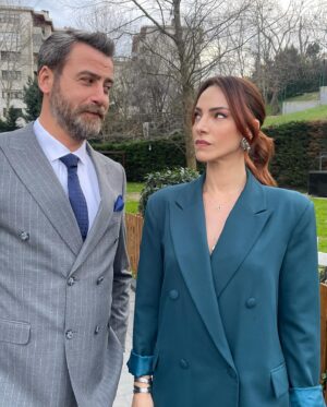 Aslı Mavitan Instagram - Akşam 20:00’de @atvturkiye ‘de buluşuyoruz 😎
#gökhan #ayla #kardeşlerim
@divitfamily