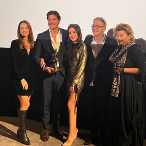 Aslı Mavitan Instagram - Sarajevo Fashion Film Festivali  ödüllerini topladık 🏆

📸 @ozenrabiia 

#ruins #mug #fashionfilmfestival #sarajevofilmfestival