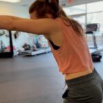 Aspen Ladd Instagram - First training session of the week in with coach @undergroundlabfc . We always warm up with shadow boxing and a good stretch before the work begins 🥊 #boxing #wmma #pfl #bellator