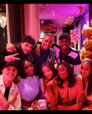 Assa Sylla Instagram - About last night 💕✨
W/ la family🥰
#KaridjaBdaaay 

Hair by 💇🏾‍♀️ @byg_paris thanks ✨
Le nouveau concept store à découvrir 🥰