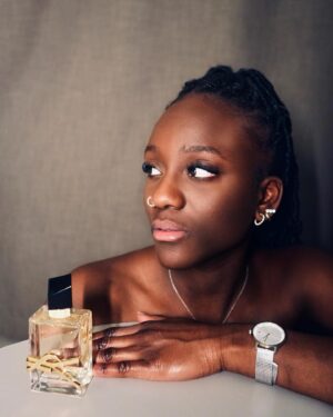 Assa Sylla Instagram - Une nouvelle année pour être LIBRE, une femme forte et indépendante 🫶🏾

Mon parfum coup de cœur 😍

#LIBRE #YSLBEAUTY @yslbeauty 

📸 @just.you_prod 💕