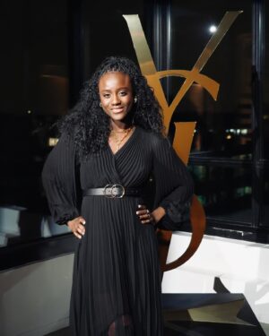 Assa Sylla Instagram - Hier soir au dîner @yslbeauty ⚡️🫶🏾