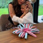 Astrid Coppens Instagram – Knutselwerkje van Billie-Ray voor mamadag 🥹💕 #moederdag #momlife #moederdagcadeau