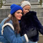 Astrid Coppens Instagram - Op een mooie zondagnamiddag met de familie 🧇🍨🦆🌳Maar het was wel precies terug winter 🌧️ ❄️🧣#familytime